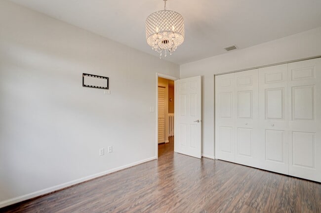 Building Photo - TWO WEEKS FREE! GORGEOUS townhouse updated...