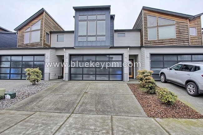 Primary Photo - 3 Bed, 2.5 Bath Townhome in Orchards by Pr...