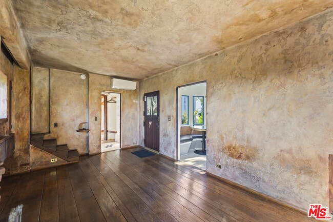 Building Photo - 1403 Avon Park Terrace