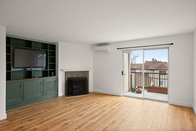 Building Photo - 6301 White Tail Dr