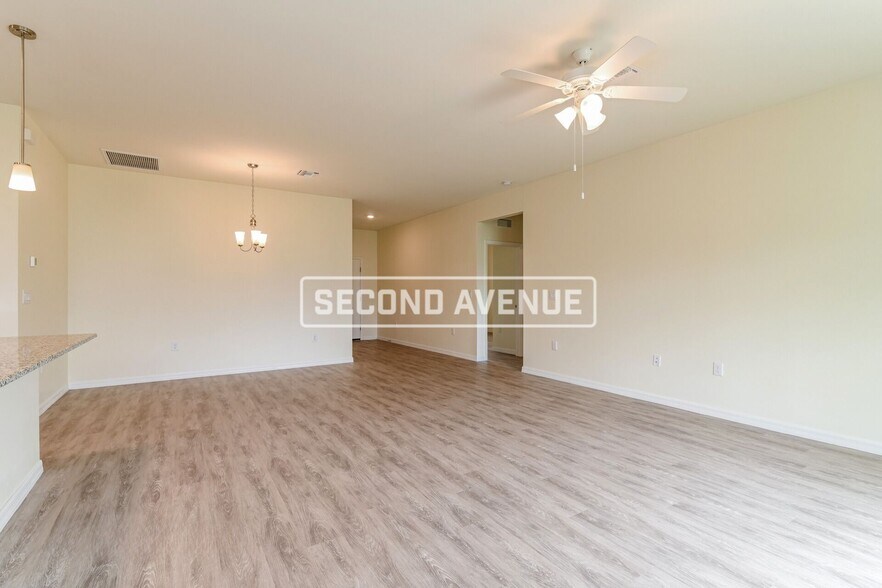 Building Photo - 4154 NE 9th Ave