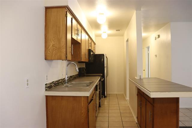 Building Photo - 10020 Redondo Dr