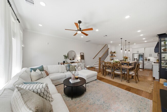 Building Photo - 1807 Bingham St