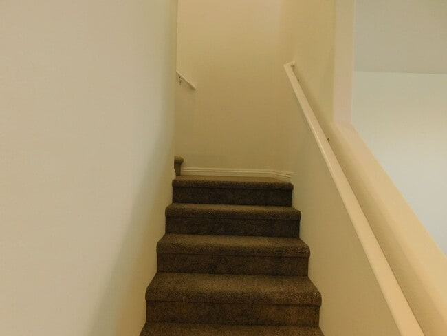 Building Photo - 1192 Mission View Ct