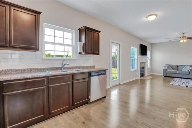 Building Photo - 1597 Longleaf Ct