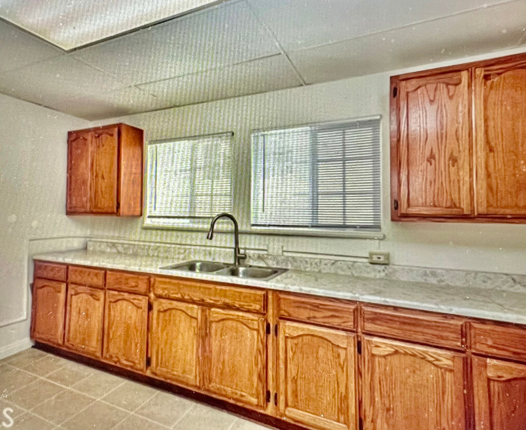 KITCHEN - 1853 W Adams Blvd