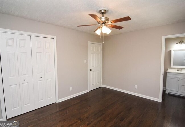 Building Photo - 86 Regency Way SE
