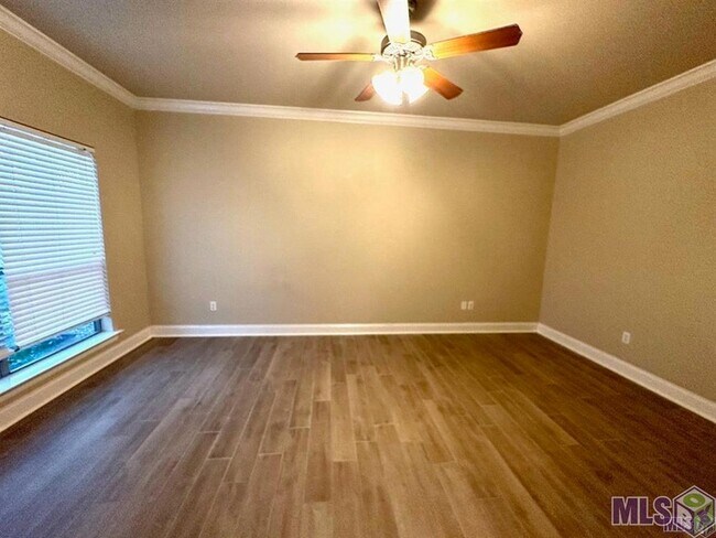 Building Photo - 41188 Lakeway Cove Ave