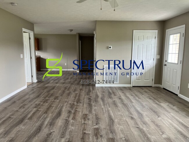 Building Photo - 3 Bedroom 2 Bath Single Family Home in Whitepine.
