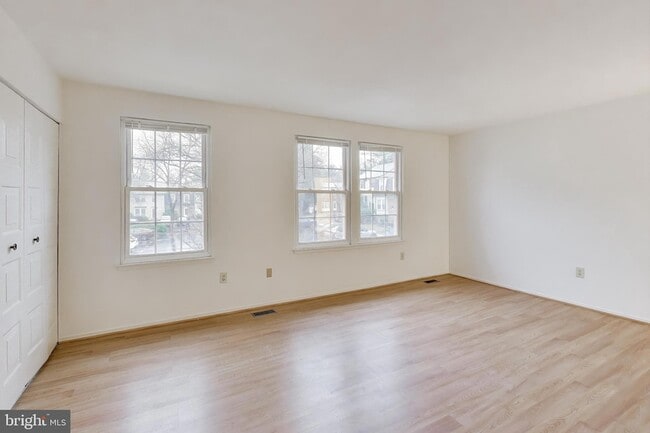 Building Photo - 18 Indian Hills Ct