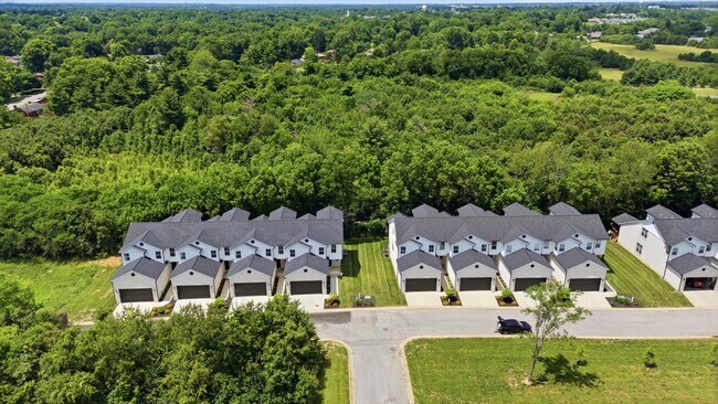Building Photo - 238 Sugartree Ln