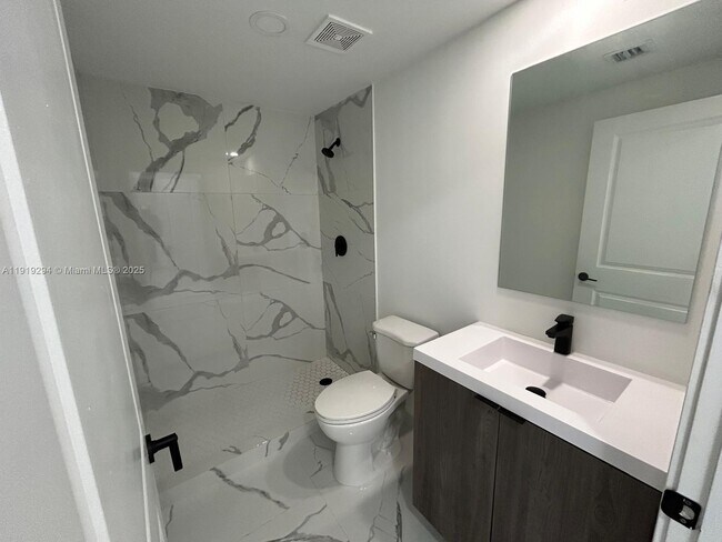 Building Photo - 14568 SW 261 St Ter