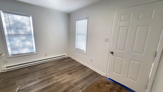 Building Photo - Remodeled Two bedroom House for Rent in La...