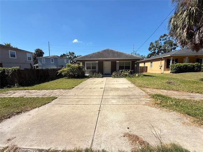 Primary Photo - 8006 N 10th St