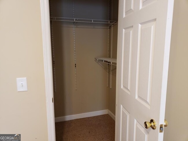 Building Photo - 1254 Lakeview Rd