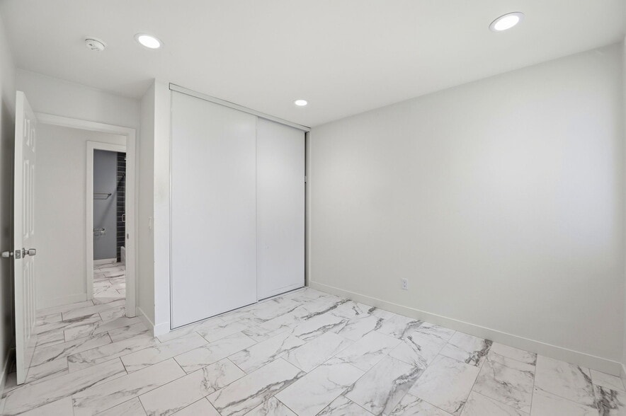 Building Photo - 30845 Catarina Dr