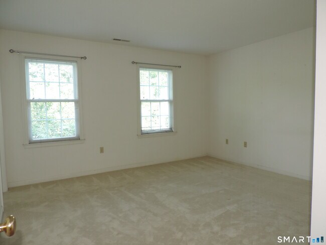 Building Photo - 26 Fox Hollow