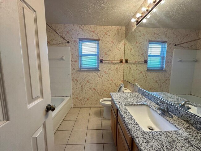 Building Photo - 3306 Kempwood Dr
