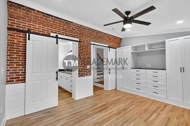 Building Photo - 255 New Holland Ave
