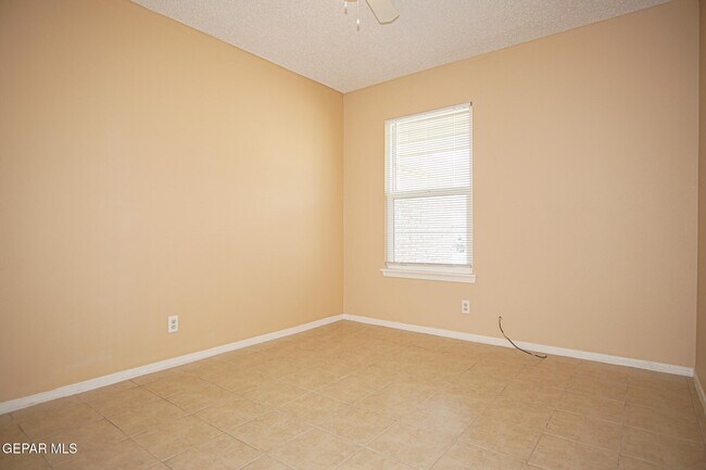 Building Photo - 11608 James Watt Dr