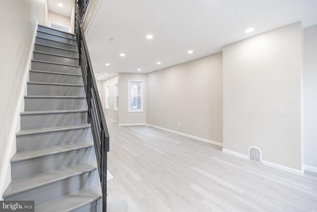 Building Photo - 2265 E Clearfield St