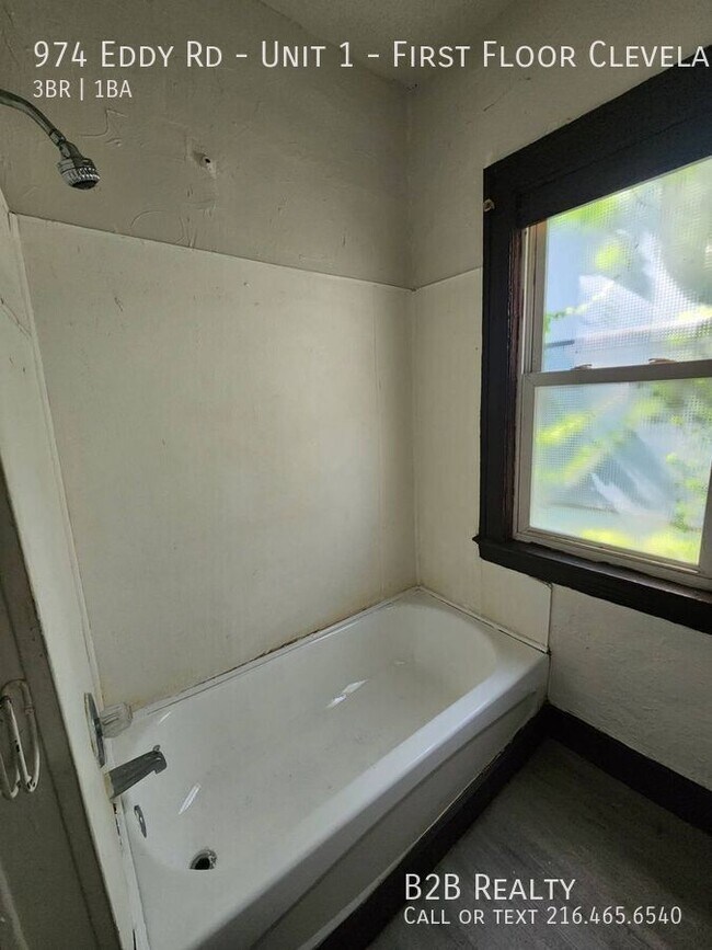 Building Photo - 974 Eddy Rd