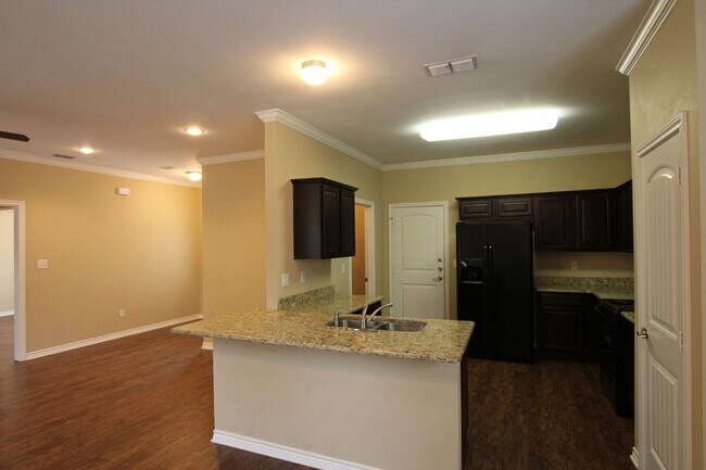Building Photo - Coming Soon! Gorgeous 3 Bedroom Home in Th...