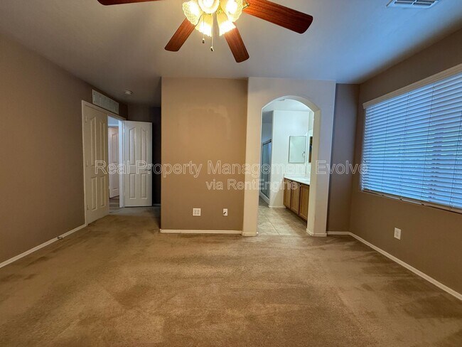 Building Photo - 9854 E Escondido Ave