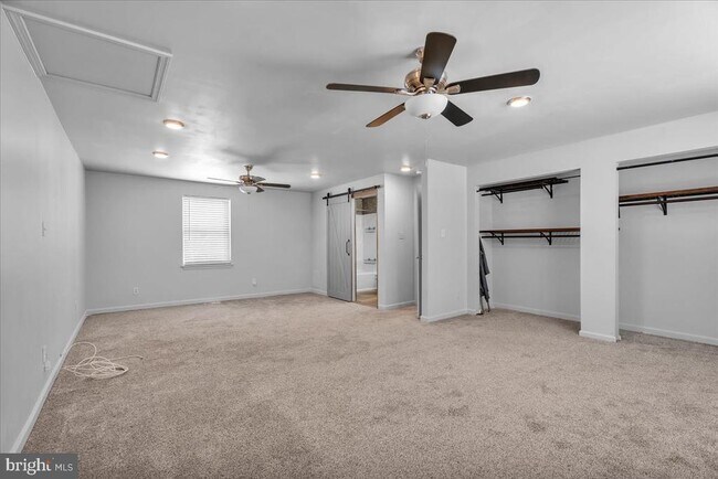 Building Photo - 318 10th St