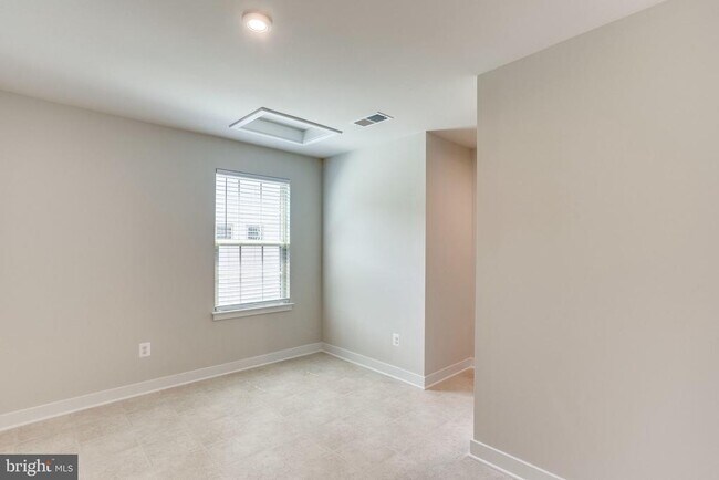 Building Photo - 2183 Hemlock Bay Rd