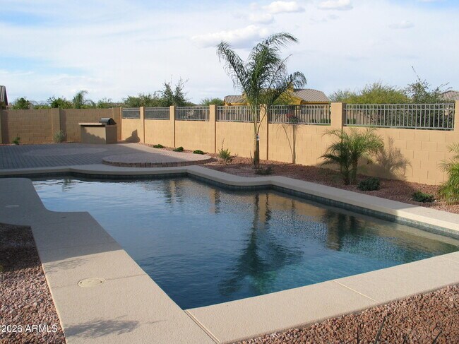 Building Photo - 2419 N 141st Ln