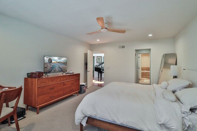 Building Photo - 1243 Clippers Cir