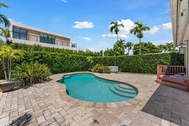 Building Photo - Emerson Avenue, Surfside, FL 33154 - 3 BR 3 BA single-family home