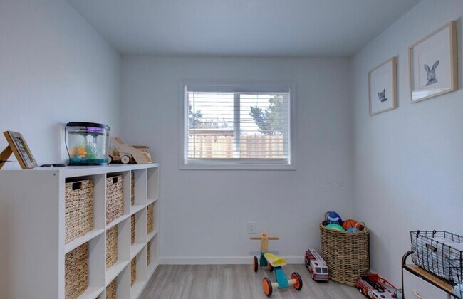 Building Photo - 632 N Stockton Ave