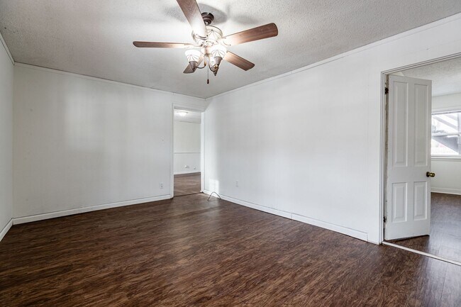 Building Photo - nre317