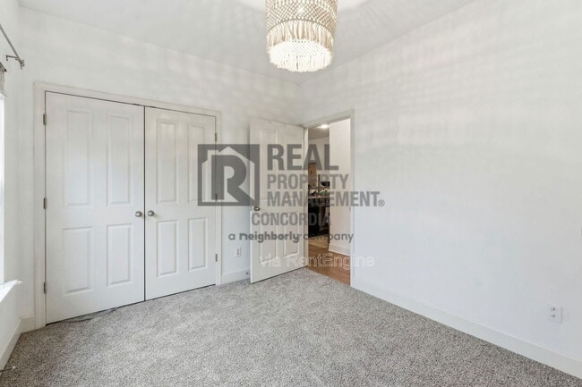 Building Photo - 7223 Althorp Way