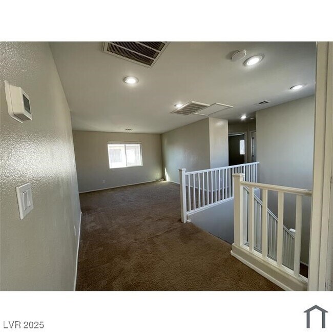 Building Photo - 909 E Malibu Sands Ave