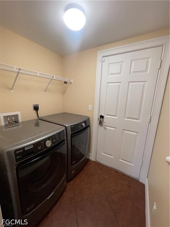 Building Photo - 2427 Ashbury Cir