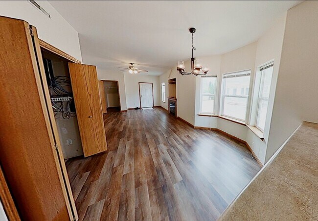 Building Photo - 514 Olive St