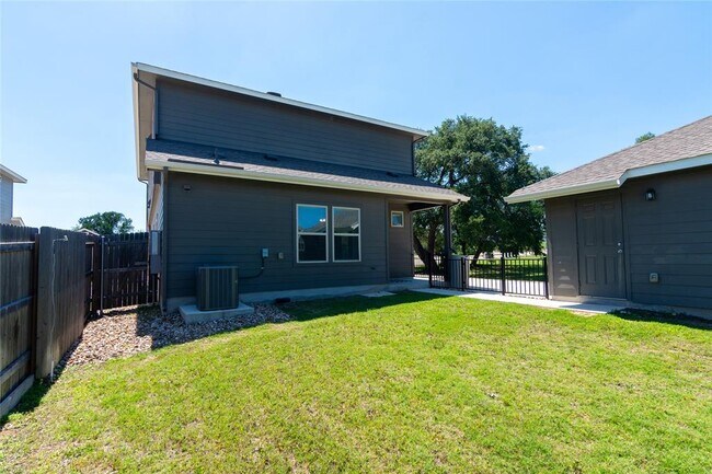 Building Photo - 1732 Lakota Ln
