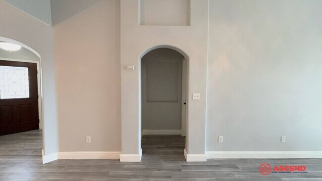 Building Photo - Gorgeous home located in the Northeast!