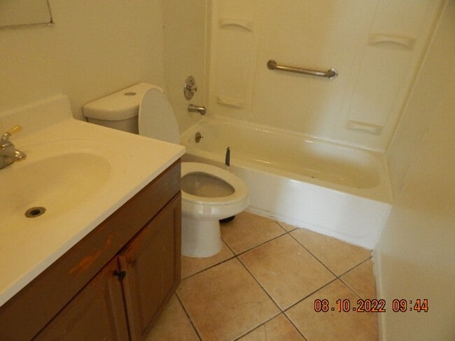 Building Photo - 2185 Exeter Dr