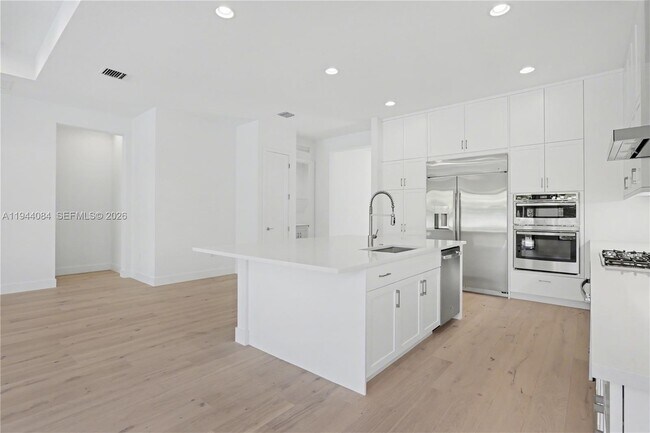 Building Photo - 8525 Crystal Downs Ave