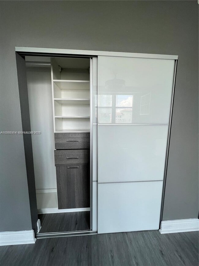 Building Photo - 500 NE 29th St