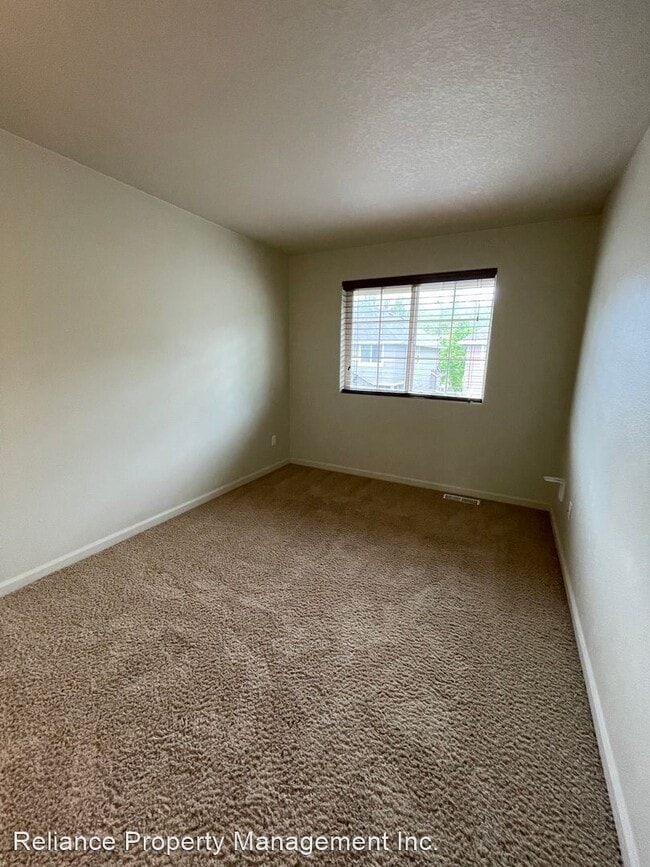 Building Photo - 3 br, 2.5 bath House - 10533 NE Summer Fal...