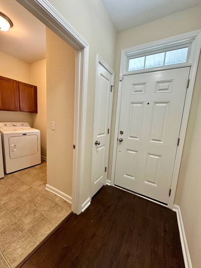 Building Photo - 840 Parnell Ct