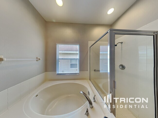 Building Photo - 1143 Emerald Hill Way