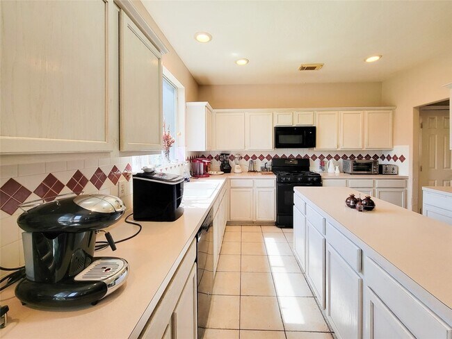 Building Photo - 8002 Weeping Willow Pl