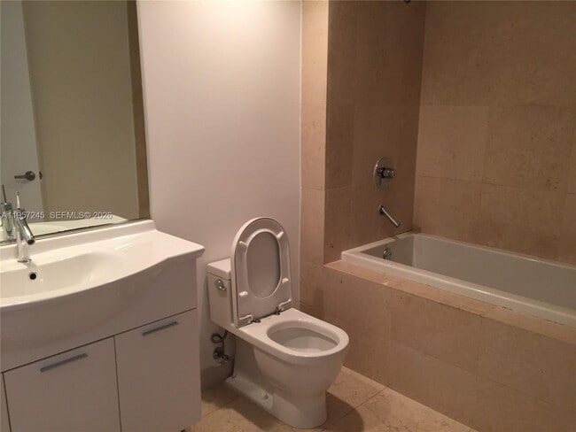 Building Photo - 475 Brickell Ave