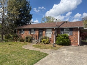 Building Photo - "Charming 2-Bed Home with Spacious 1700 Sq Ft Layout, FENCED yard!"